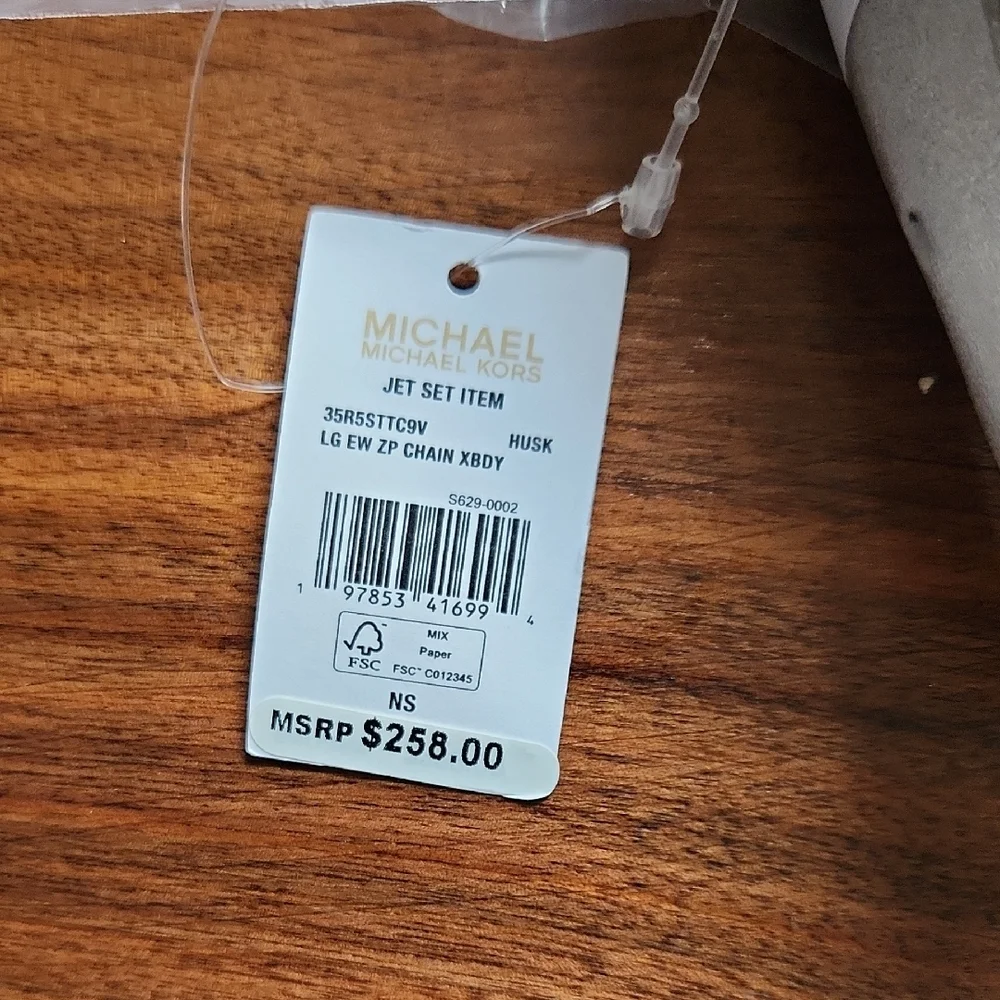 🔥Michael Kors NWT🔥Tan and Cream Crossbody Bag - Picture 3 of 6